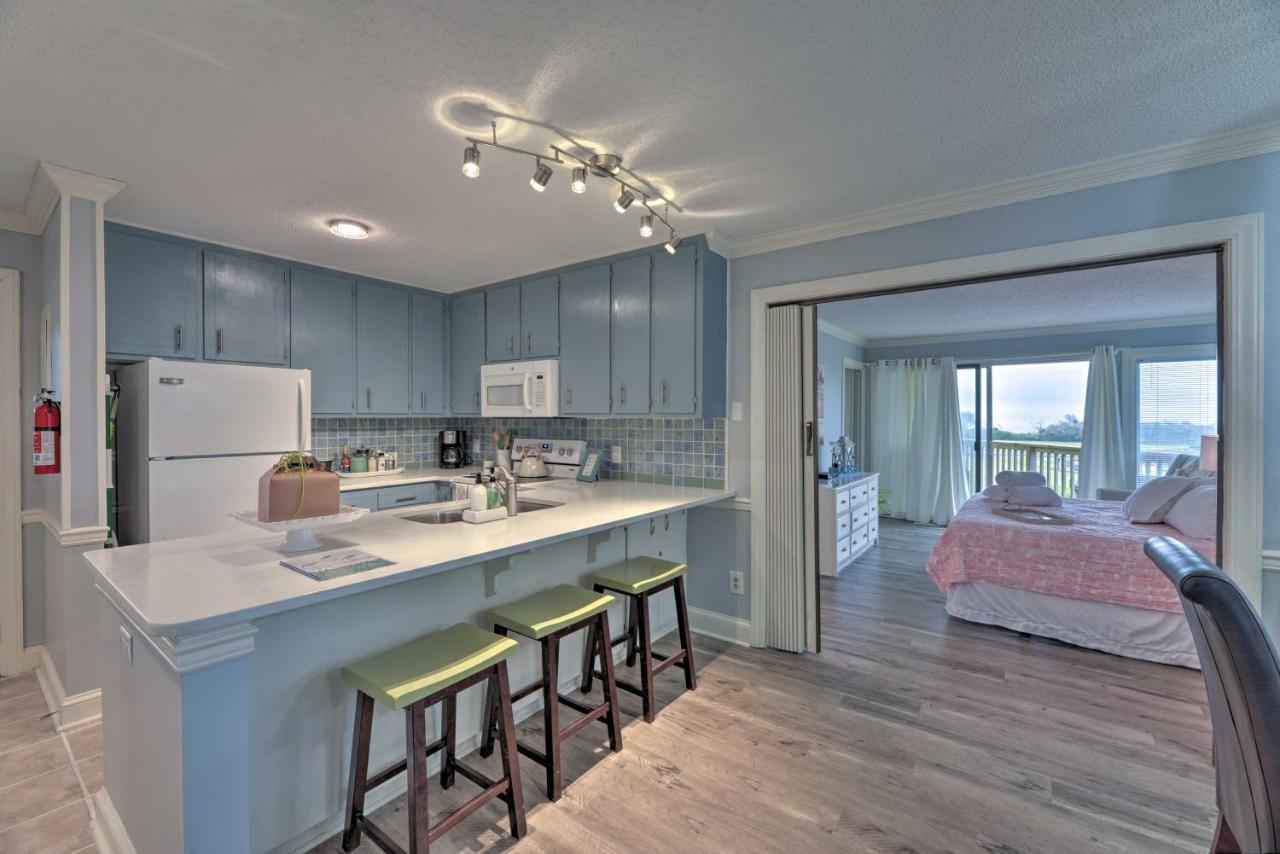 Bright Emerald Isle Condo With Private Beach Access! Экстерьер фото